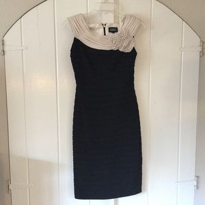 Adriana Papell Tiered Dress Size 6 EUC